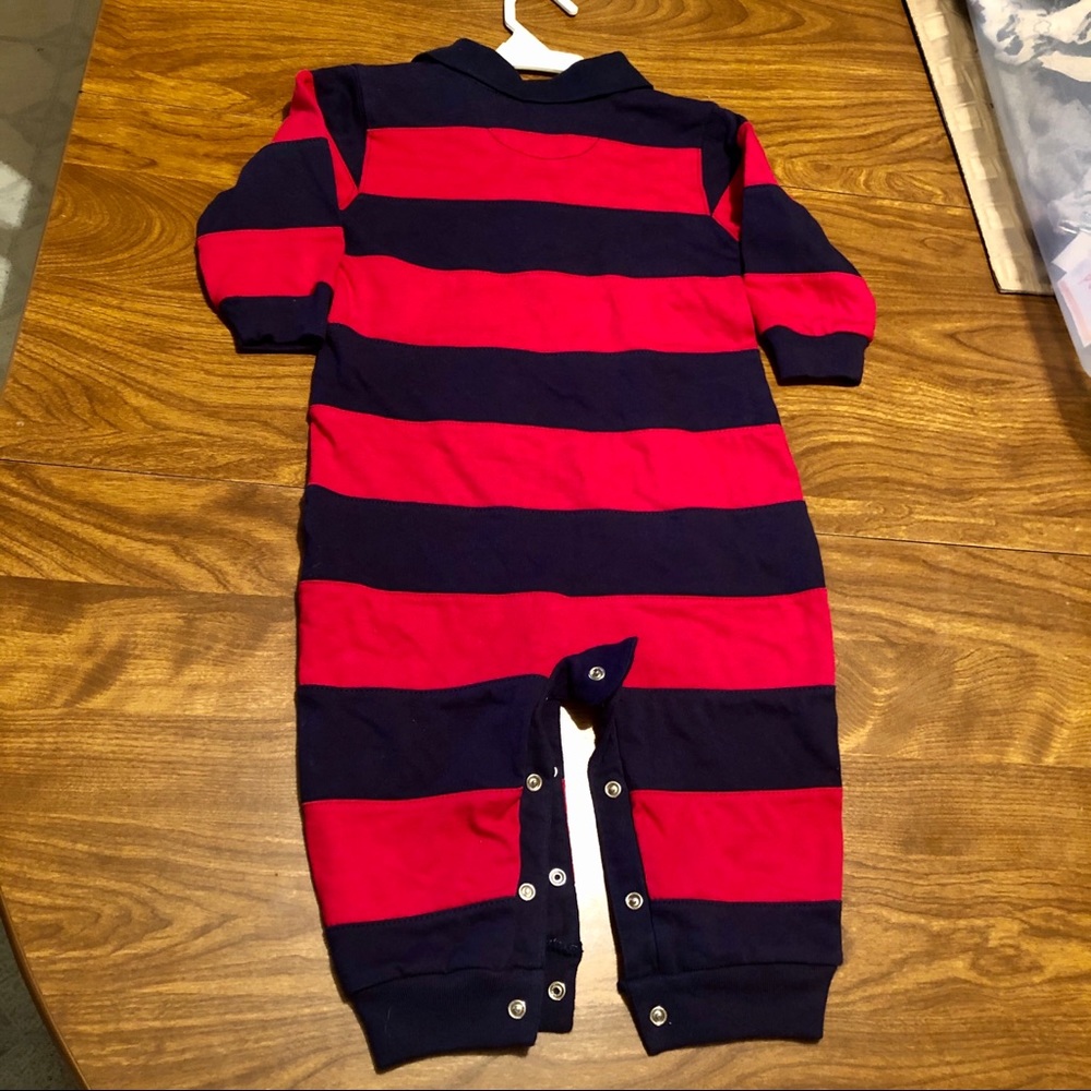 One piece - Picture 2 of 3